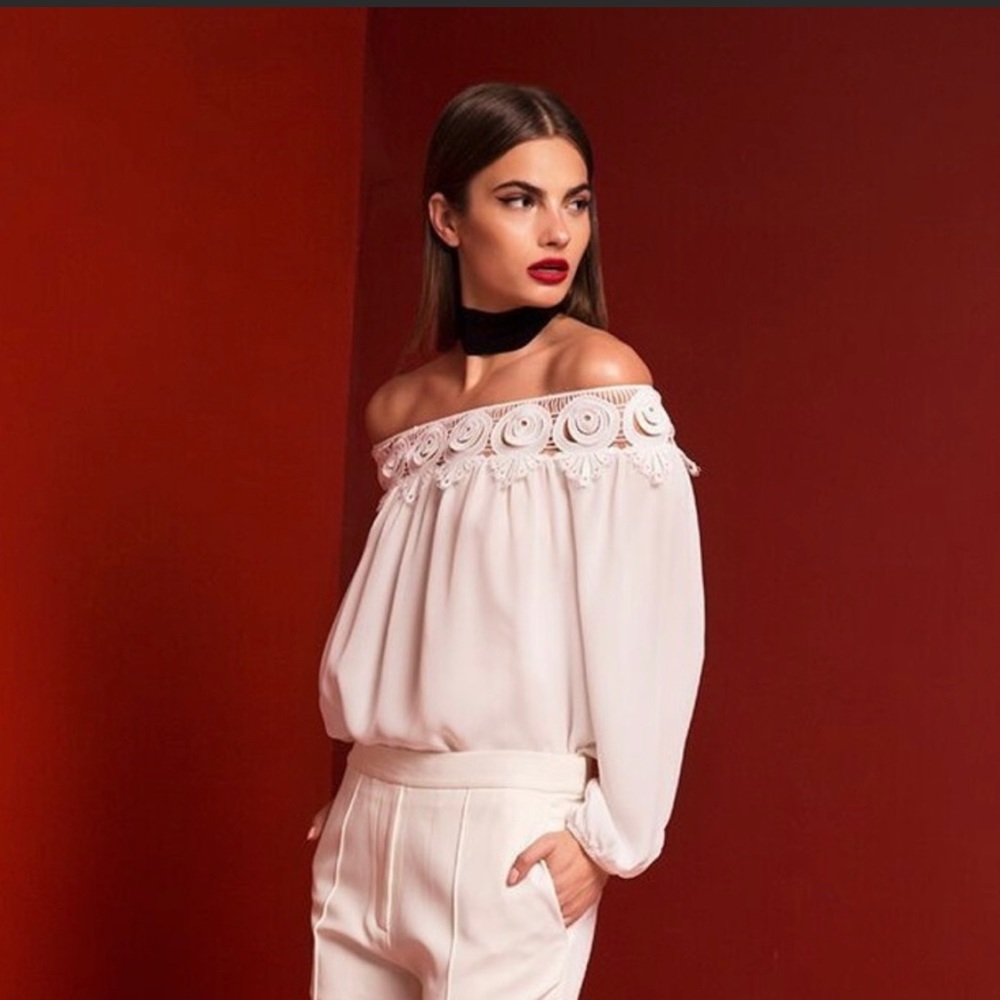 Stone Cold Fox Kyoko Off The Shoulder Silk Blouse XS/S